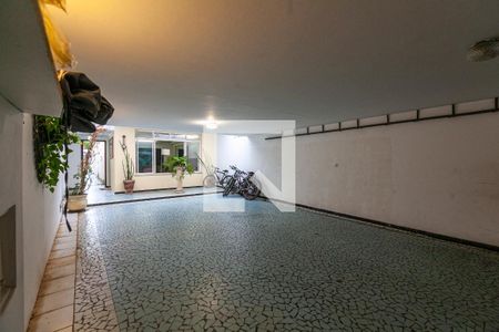 Casa à venda com 360m², 3 quartos e 4 vagas Casa à venda com 360m², 3 quartos e 4 vagasGaragem