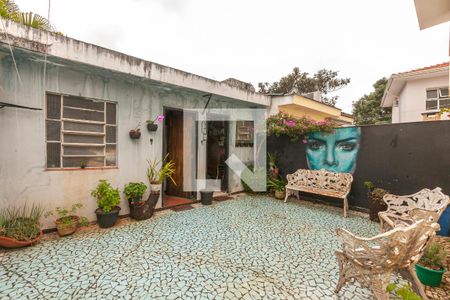 Casa à venda com 360m², 3 quartos e 4 vagas Casa à venda com 360m², 3 quartos e 4 vagasQuintal