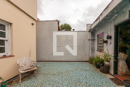 Casa à venda com 360m², 3 quartos e 4 vagas Casa à venda com 360m², 3 quartos e 4 vagasQuintal