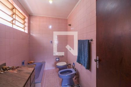 Casa à venda com 360m², 3 quartos e 4 vagas Casa à venda com 360m², 3 quartos e 4 vagasBanheiro do Quarto 1