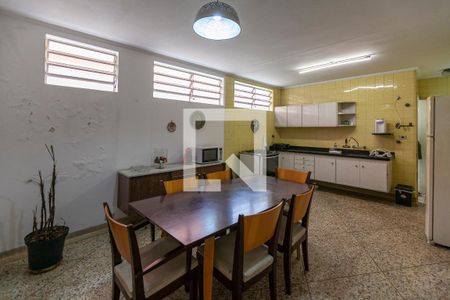 Casa à venda com 360m², 3 quartos e 4 vagas Casa à venda com 360m², 3 quartos e 4 vagasCozinha