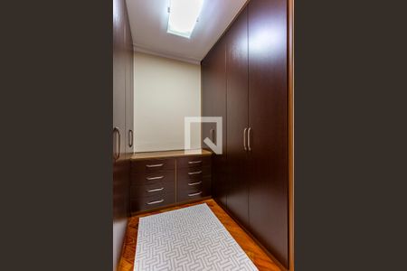 Apartamento à venda com 178m², 4 quartos e 3 vagas Apartamento à venda com 178m², 4 quartos e 3 vagasCloset da Suite