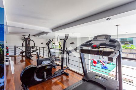 Apartamento à venda com 178m², 4 quartos e 3 vagas Apartamento à venda com 178m², 4 quartos e 3 vagasÁrea comum - Academia e Salão de Jogos