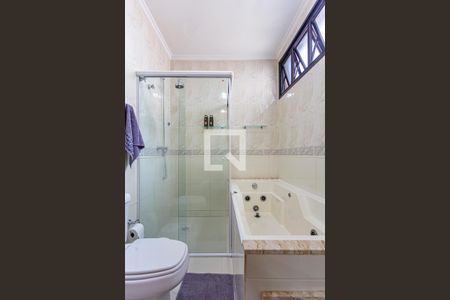 Apartamento à venda com 178m², 4 quartos e 3 vagas Apartamento à venda com 178m², 4 quartos e 3 vagasBanheiro da Suite