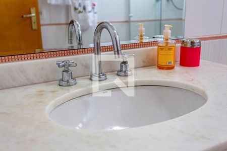 Apartamento à venda com 178m², 4 quartos e 3 vagas Apartamento à venda com 178m², 4 quartos e 3 vagasDetalhe do Banheiro