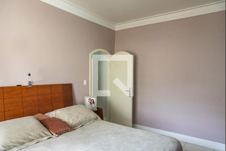 Casa à venda com 217m², 4 quartos e 6 vagasSuíte