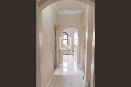 Casa à venda com 217m², 4 quartos e 6 vagasCorredor