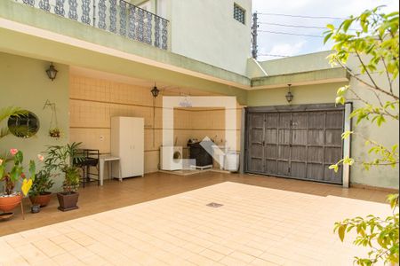 Casa à venda com 217m², 4 quartos e 6 vagasQuintal