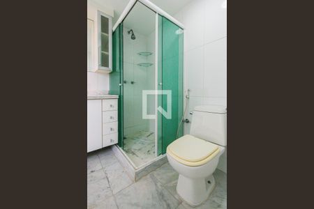 Casa de condomínio à venda com 210m², 4 quartos e 2 vagas Casa de condomínio à venda com 210m², 4 quartos e 2 vagasBanheiro da Suíte 4