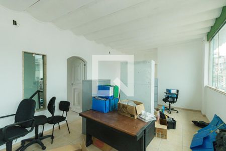 Casa de condomínio à venda com 210m², 4 quartos e 2 vagas Casa de condomínio à venda com 210m², 4 quartos e 2 vagasEscritório