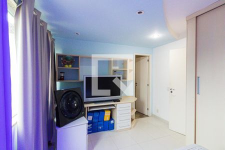 Casa de condomínio à venda com 210m², 4 quartos e 2 vagas Casa de condomínio à venda com 210m², 4 quartos e 2 vagasSuíte 1