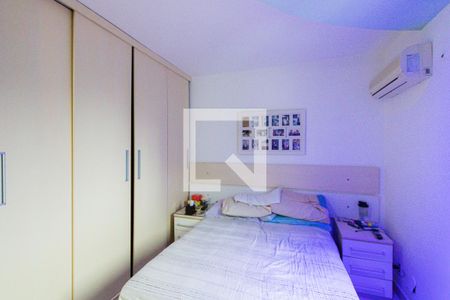 Casa de condomínio à venda com 210m², 4 quartos e 2 vagas Casa de condomínio à venda com 210m², 4 quartos e 2 vagasSuíte 1