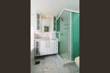 Casa de condomínio à venda com 210m², 4 quartos e 2 vagas Casa de condomínio à venda com 210m², 4 quartos e 2 vagasBanheiro da Suíte 4