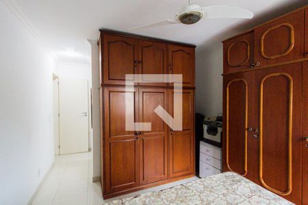 Casa de condomínio à venda com 210m², 4 quartos e 2 vagas Casa de condomínio à venda com 210m², 4 quartos e 2 vagasSuíte 2