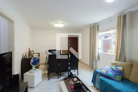 Casa de condomínio à venda com 210m², 4 quartos e 2 vagas Casa de condomínio à venda com 210m², 4 quartos e 2 vagasSala