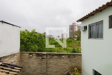 Casa de condomínio à venda com 210m², 4 quartos e 2 vagas Casa de condomínio à venda com 210m², 4 quartos e 2 vagasVista da Suíte 1