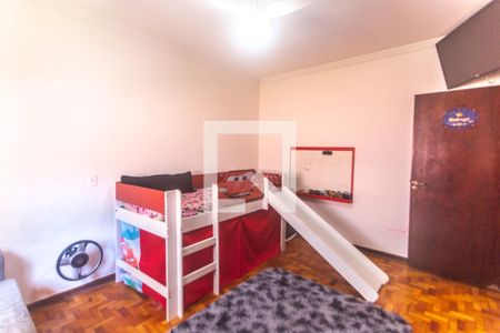 Casa à venda com 300m², 3 quartos e 6 vagas Casa à venda com 300m², 3 quartos e 6 vagasQuarto 2
