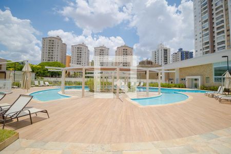 Apartamento à venda com 94m², 3 quartos e 3 vagas Apartamento à venda com 94m², 3 quartos e 3 vagasÁrea comum - Piscina