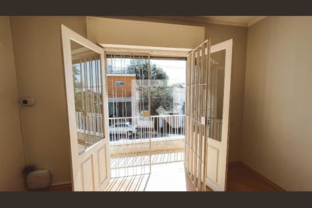 Casa à venda com 320m², 4 quartos e 3 vagas Casa à venda com 320m², 4 quartos e 3 vagasQuarto Suíte