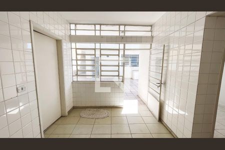 Casa à venda com 320m², 4 quartos e 3 vagas Casa à venda com 320m², 4 quartos e 3 vagasÁrea de Serviço