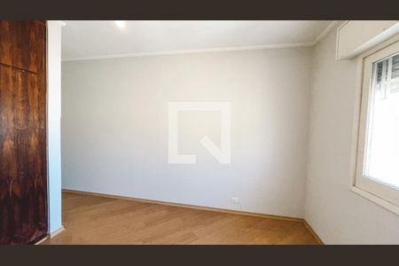Casa à venda com 320m², 4 quartos e 3 vagas Casa à venda com 320m², 4 quartos e 3 vagasQuarto 2