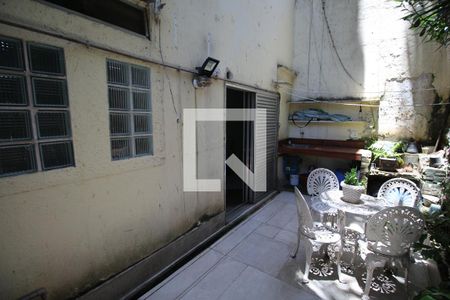 Apartamento à venda com 79m², 2 quartos e sem vagaVaranda