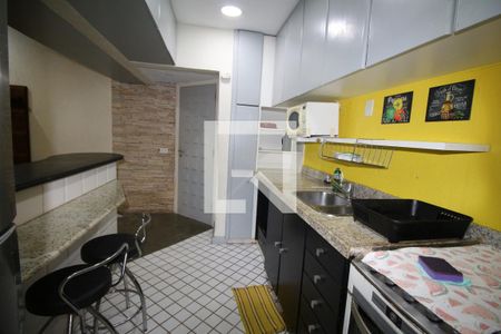 Apartamento à venda com 79m², 2 quartos e sem vagaCozinha