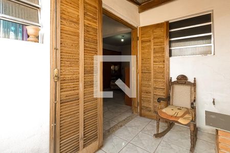 Casa à venda com 180m², 2 quartos e 2 vagas Casa à venda com 180m², 2 quartos e 2 vagasVaranda do Quarto