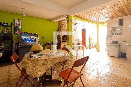 Casa à venda com 180m², 2 quartos e 2 vagas Casa à venda com 180m², 2 quartos e 2 vagasÁrea de Serviço