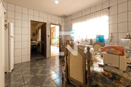 Casa à venda com 180m², 2 quartos e 2 vagas Casa à venda com 180m², 2 quartos e 2 vagasCozinha