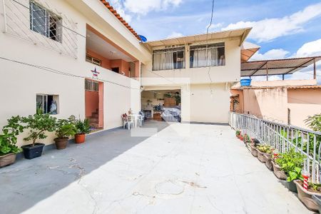 Casa à venda com 275m², 3 quartos e 5 vagasVaranda 