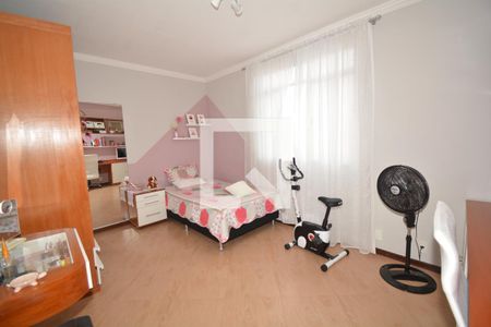 Casa à venda com 217m², 4 quartos e 2 vagasQuarto 2 do Segundo Piso