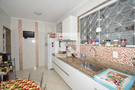 Casa à venda com 217m², 4 quartos e 2 vagasCozinha