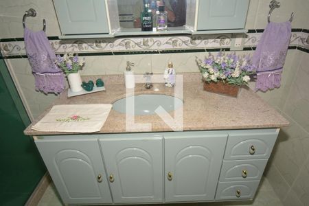 Casa à venda com 217m², 4 quartos e 2 vagasBanheiro Social do Primeiro Piso