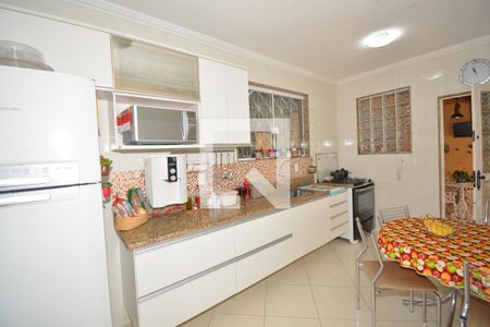 Casa à venda com 217m², 4 quartos e 2 vagasCozinha