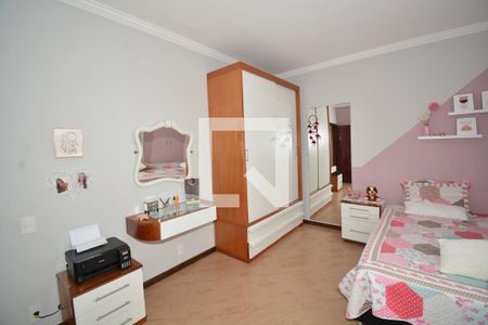 Casa à venda com 217m², 4 quartos e 2 vagasQuarto 2 do Segundo Piso