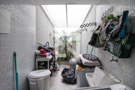 Casa à venda com 243m², 3 quartos e 4 vagas Casa à venda com 243m², 3 quartos e 4 vagasÁrea de Serviço