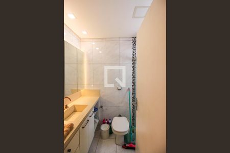 Casa à venda com 243m², 3 quartos e 4 vagas Casa à venda com 243m², 3 quartos e 4 vagasBanheiro da Suíte