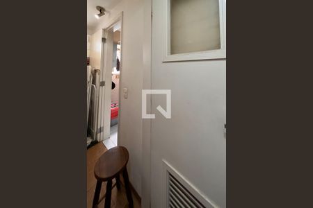 Apartamento à venda com 80m², 2 quartos e 2 vagasBanheiro de Serviço