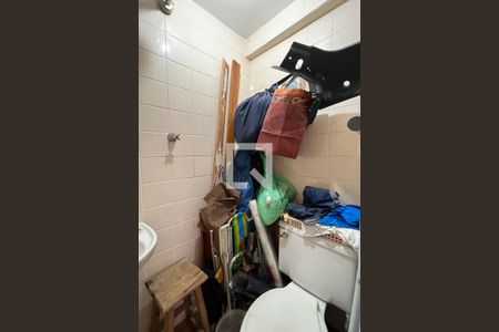 Apartamento à venda com 80m², 2 quartos e 2 vagasBanheiro de Serviço