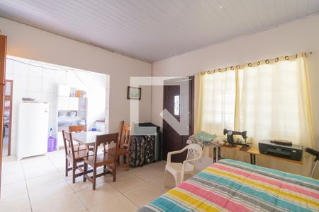 Casa à venda com 200m², 3 quartos e 3 vagasEdícula - Sala