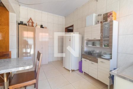 Casa à venda com 200m², 3 quartos e 3 vagasEdícula - Cozinha