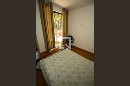 Casa à venda com 280m², 5 quartos e 3 vagas Casa à venda com 280m², 5 quartos e 3 vagasQuarto 3