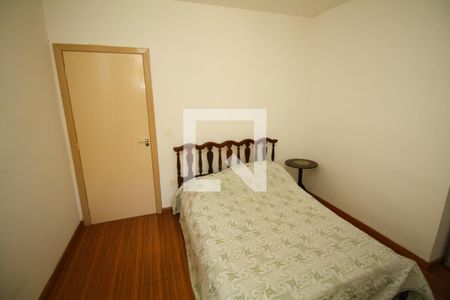 Casa à venda com 280m², 5 quartos e 3 vagas Casa à venda com 280m², 5 quartos e 3 vagasQuarto 3