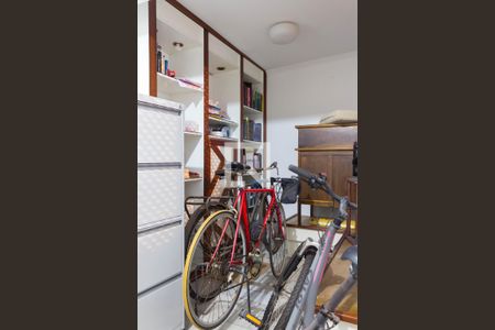 Casa à venda com 431m², 5 quartos e 4 vagasEscritório