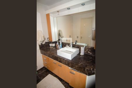 Apartamento à venda com 150m², 3 quartos e 2 vagas Apartamento à venda com 150m², 3 quartos e 2 vagasBanheiro do Quarto 1