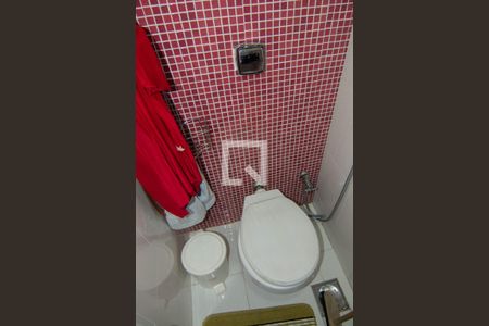 Apartamento à venda com 150m², 3 quartos e 2 vagas Apartamento à venda com 150m², 3 quartos e 2 vagasBanheiro de Serviço