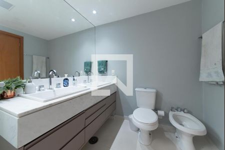 Apartamento à venda com 150m², 3 quartos e 3 vagasBanheiro da Suíte 3