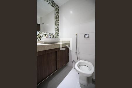 Apartamento à venda com 88m², 2 quartos e 1 vaga Apartamento à venda com 88m², 2 quartos e 1 vagaBanheiro Social