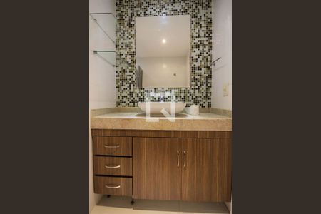 Apartamento à venda com 88m², 2 quartos e 1 vaga Apartamento à venda com 88m², 2 quartos e 1 vagaBanheiro da Suíte